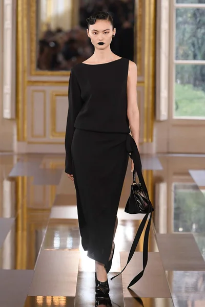 Look 27